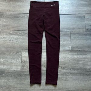 XS233 Bench full length burgundy leggings
